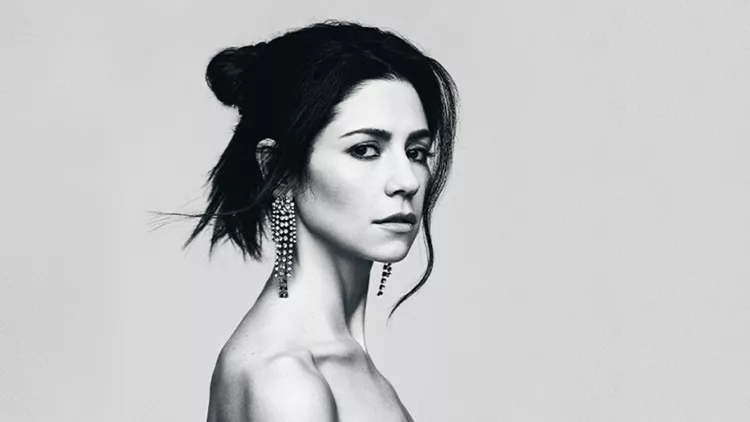 Μια δική μας ποπ σταρ