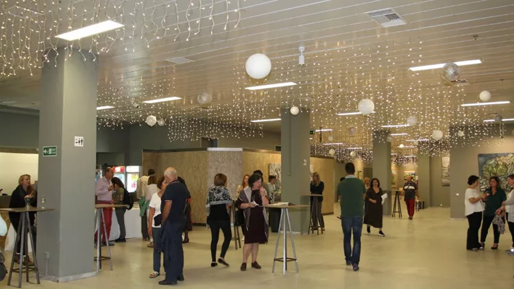 Στο μαγικό Christmas Theater μόλις άνοιξε ένας νέος χώρος τέχνης