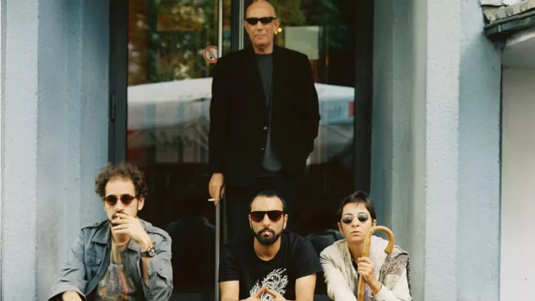 Ο Άλαν Μπίσοπ θα παίξει όχι μόνο με Invisible Hands στην Αθήνα