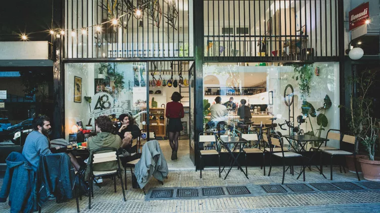 Ένα ποδηλατάδικο στο Κουκάκι σερβίρει κατανόστιμα tacos, ποιοτικό καφέ και cocktails
