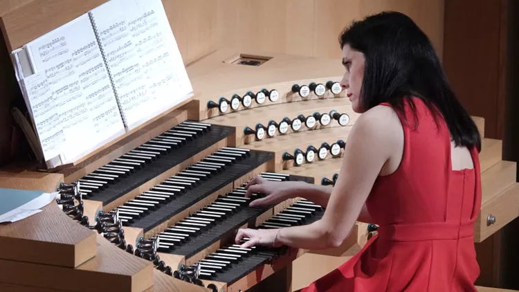 Oυράνιες και θεϊκές στιγμές με Εκκλησιαστικό Όργανο