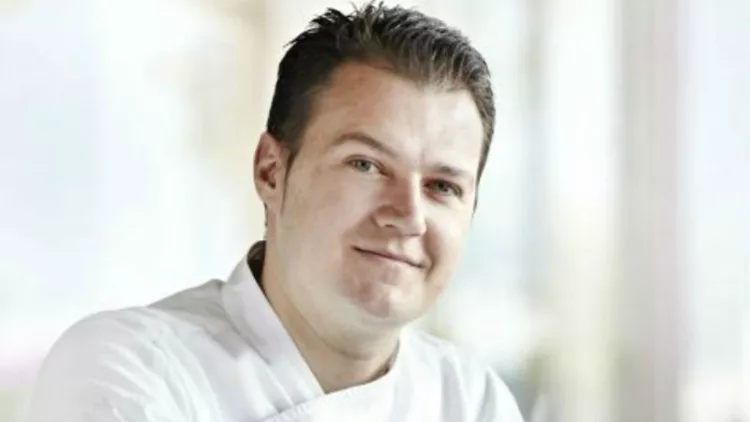 Αστέριος Κουστούδης: Ο executive chef της Μεγάλης Βρεταννίας μαγειρεύει και γυμνάζεται