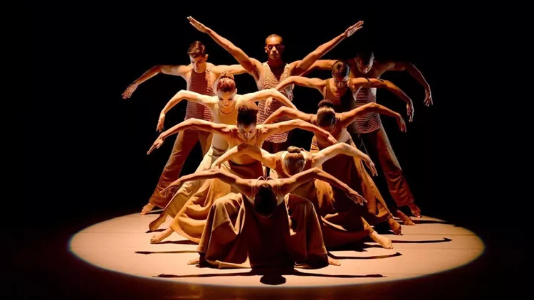 Χόρεψε στους ρυθμούς του Alvin Ailey