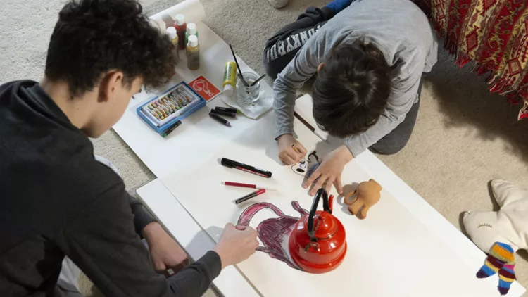 Πώς να περάσετε δημιουργικό χρόνο με τα παιδιά τώρα το Πάσχα