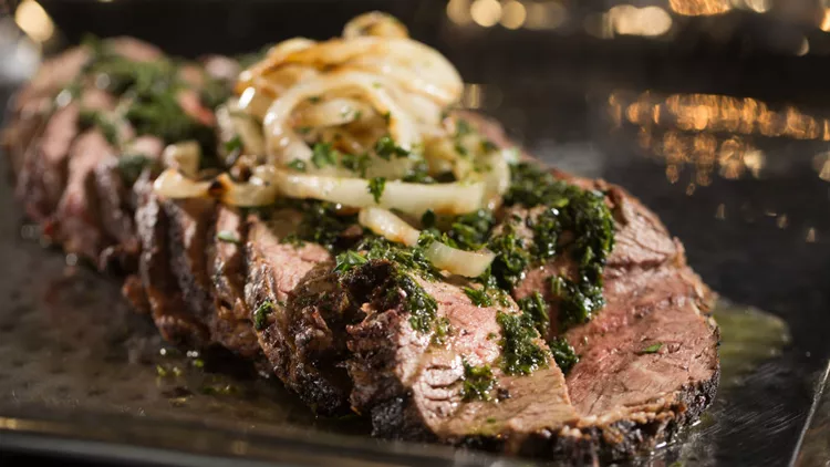 Chimichuri, η αργεντίνικη σάλτσα που απογειώνει το κρέας