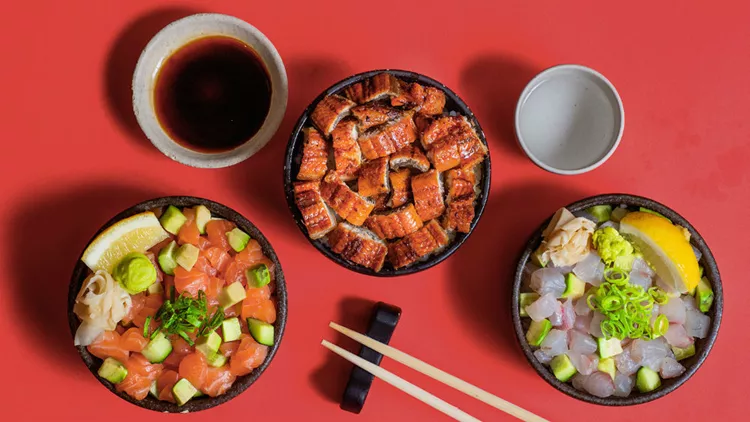 Sushi lunchi: sushi bowls με την υπογραφή «Sushimou»