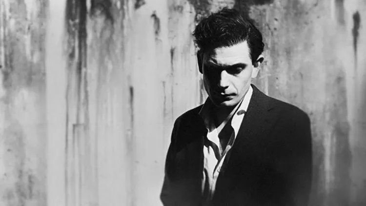 Luke Elliot | Ένας modern dark crooner στην Τεχνόπολη