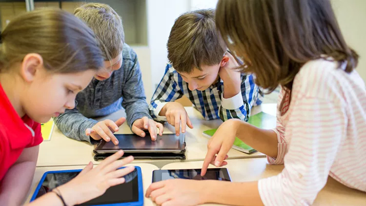 Περισσότερα από 3.000 tablets στα χέρια μαθητών που τα έχουν ανάγκη