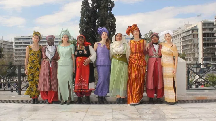 Η πειραματική και επίκαιρη «Αμυγδαλιά» της Χριστίνας Φοίβη στο Τριανόν