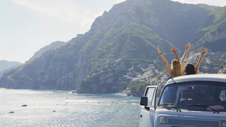 Ο απόλυτος οδηγός για το καλοκαίρι των road trips