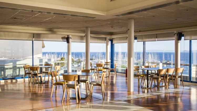 «Poseidon Athens»: Ασφαλής χαλάρωση στην αθηναϊκή ριβιέρα