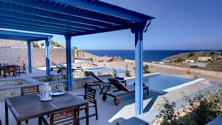 Η γαλήνη της Σαντορίνης στο «Desiterra Villas»