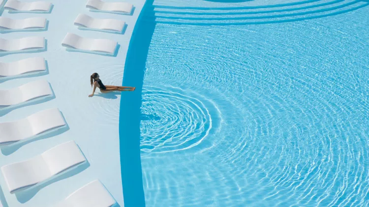 Εκλεπτυσμένη ραστώνη στο «Nikki Beach Resort & Spa»