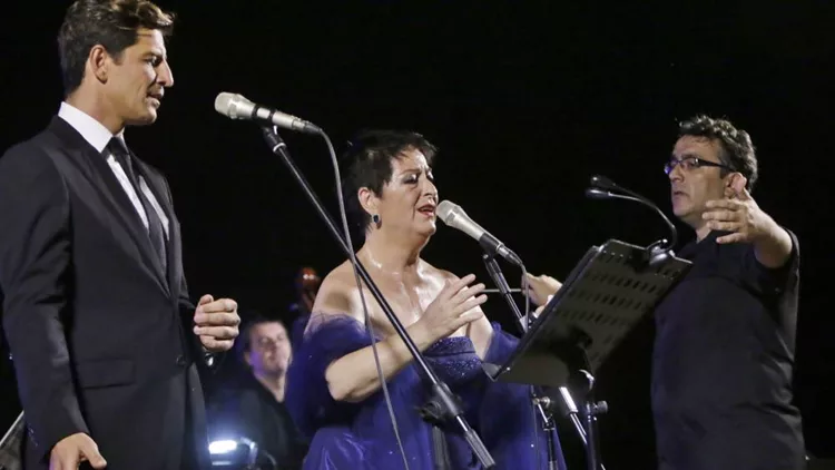 Ο Σάκης και η Σόνια τραγουδούν τα κλασικά στο Ηρώδειο