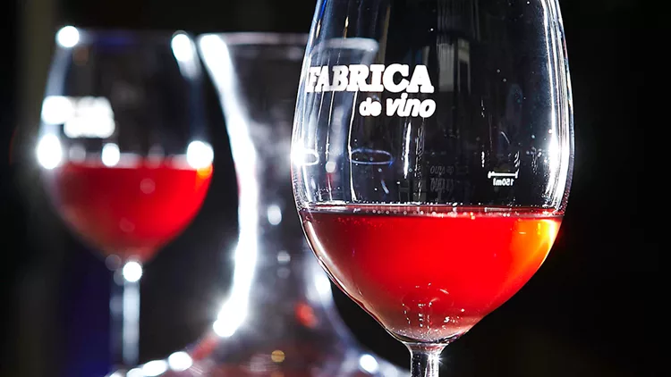 Το «Fabrica de Vino» πάει Κυψέλη