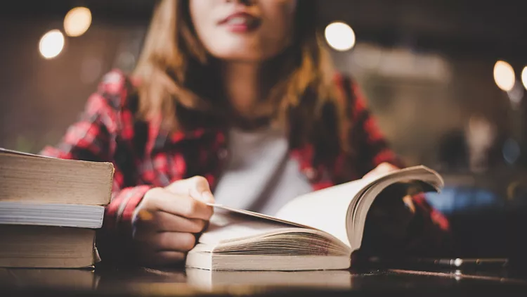 Οι νέες κυκλοφορίες στα εφηβικά βιβλία που μας τράβηξαν το ενδιαφέρον