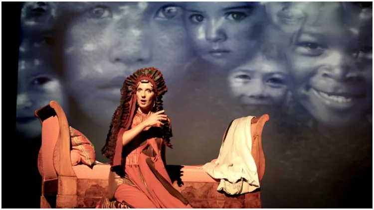 Αγγλόφωνη παράσταση και Cine-Theatre 
