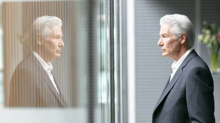 «MotherFatherSon»: Η δυνατή μίνι σειρά του BBC κάνει πρεμιέρα στην ΕΡΤ2