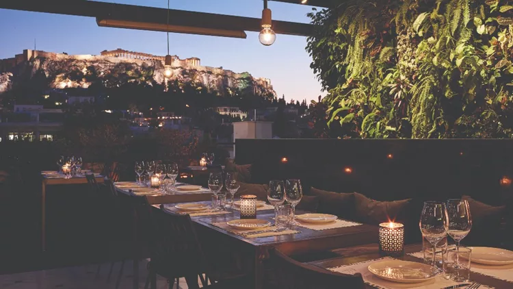 Γλυκό γαστρονομικό καλοκαιράκι στα ψηλά της πόλης στο «The Zillers»