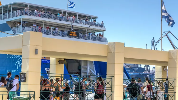 Πως βρεθήκαμε πάλι να βλέπουμε τα νησιά να κοκκινίζουν;
