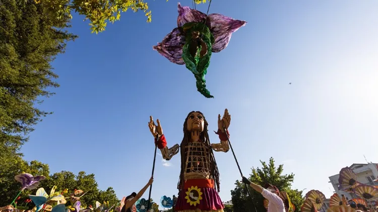 Η μικρή Αμάλ έρχεται στην Αθήνα!