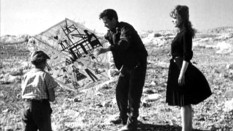 Δέκα κινηματογραφικές στιγμές που απαθανάτισαν το έργο του Μίκη Θεοδωράκη