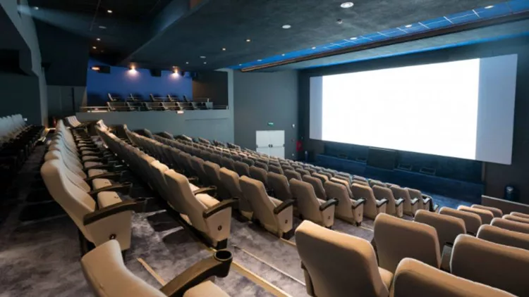 Updated | Πώς λειτουργούν θερινοί και κλειστοί κινηματογράφοι από τις 13 Σεπτεμβρίου