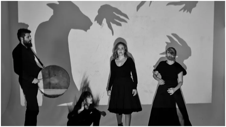 Οι πρώτες φωτογραφίες από τις «Βάκχες» στο Θέατρο Χώρος