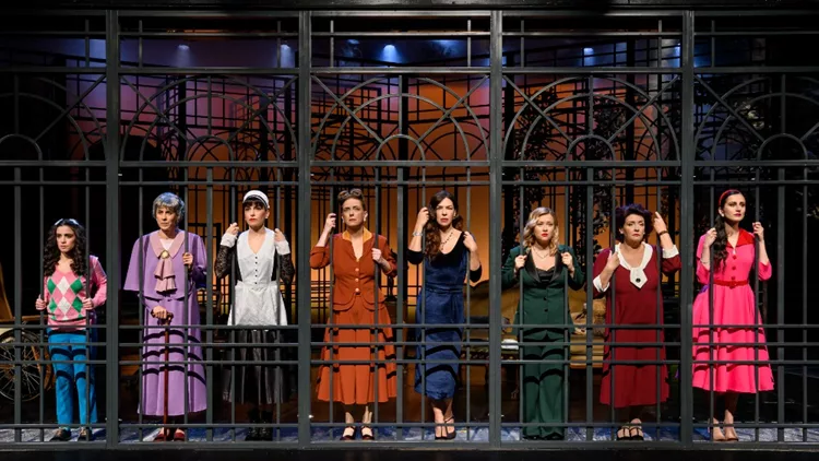 Ποιες είναι οι ύποπτες «Οκτώ γυναίκες» του Αλίκη;