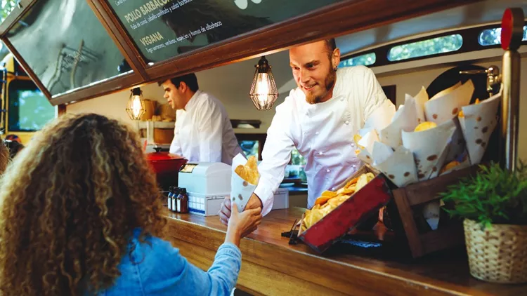 Βερολίνο στο... χέρι: 8 επιλογές για street food αξιώσεων