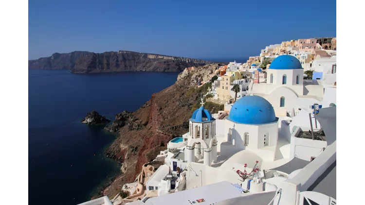 Στο ομορφότερο χωριό του κόσμου, τη φθηνότερη εποχή