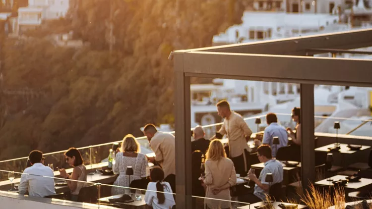 «La Maison»: Global μοντερνισμός στην Kαλντέρα