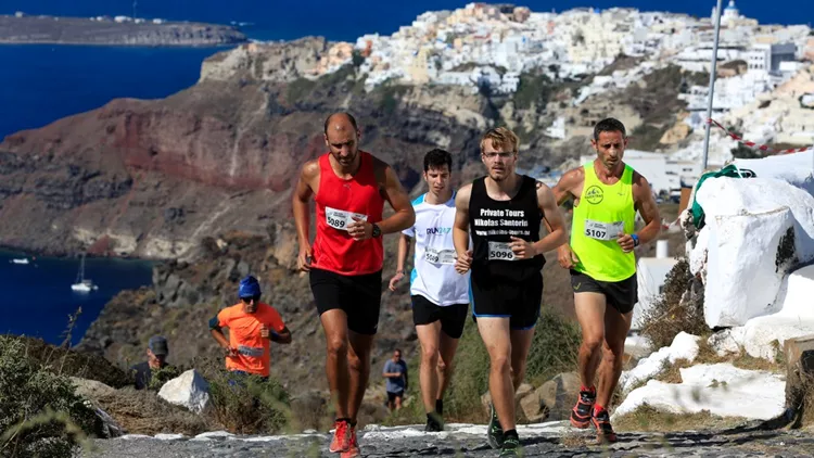 Santorini Experience 2022: Οι φετινές εντυπωσιακές διαδρομές