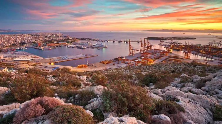 Για πρώτη φορά, οι αλάνες του Πειραιά ζωντανεύουν ξανά