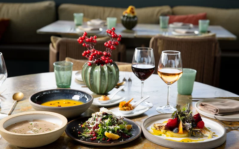 10 Urban Roof : Λάμψη και γεύση στο rooftop