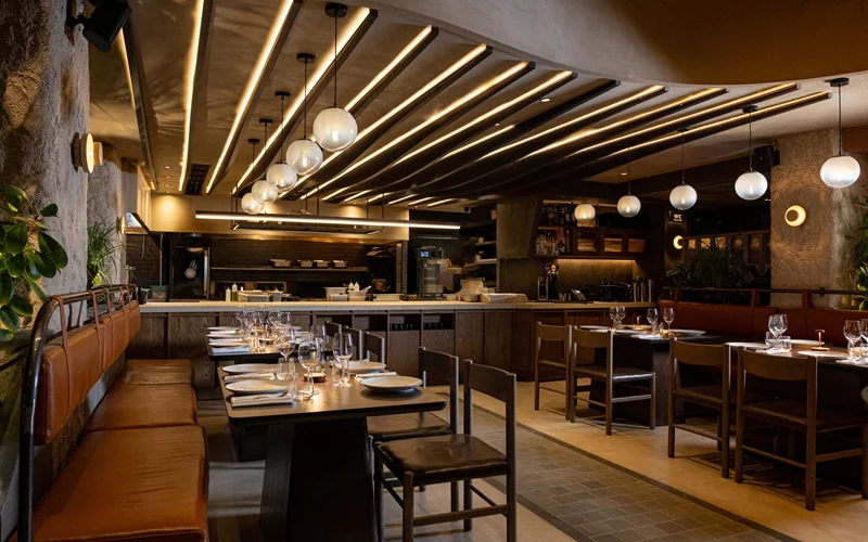 OX Athens: Λιχούδικες γιορτές στη μοντέρνα ψησταριά των Ιλισίων