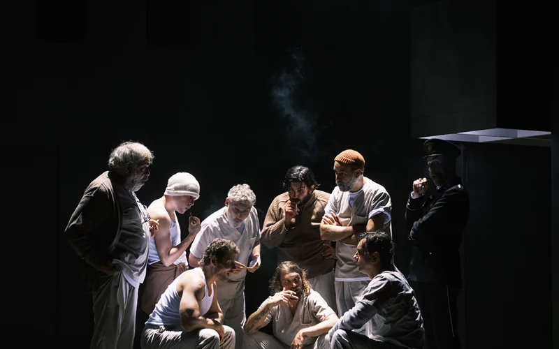 Happy Productions : Γιορτές στη σκηνή με έργα για όλα τα γούστα