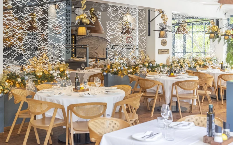 Travolta :  Γιορτές με θαλασσινή αύρα