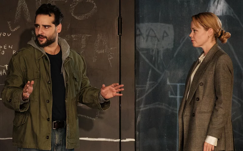 Θέατρο Νέου Κόσμου: 6 τολμηρές παραστάσεις που αξίζει να δεις στις γιορτές