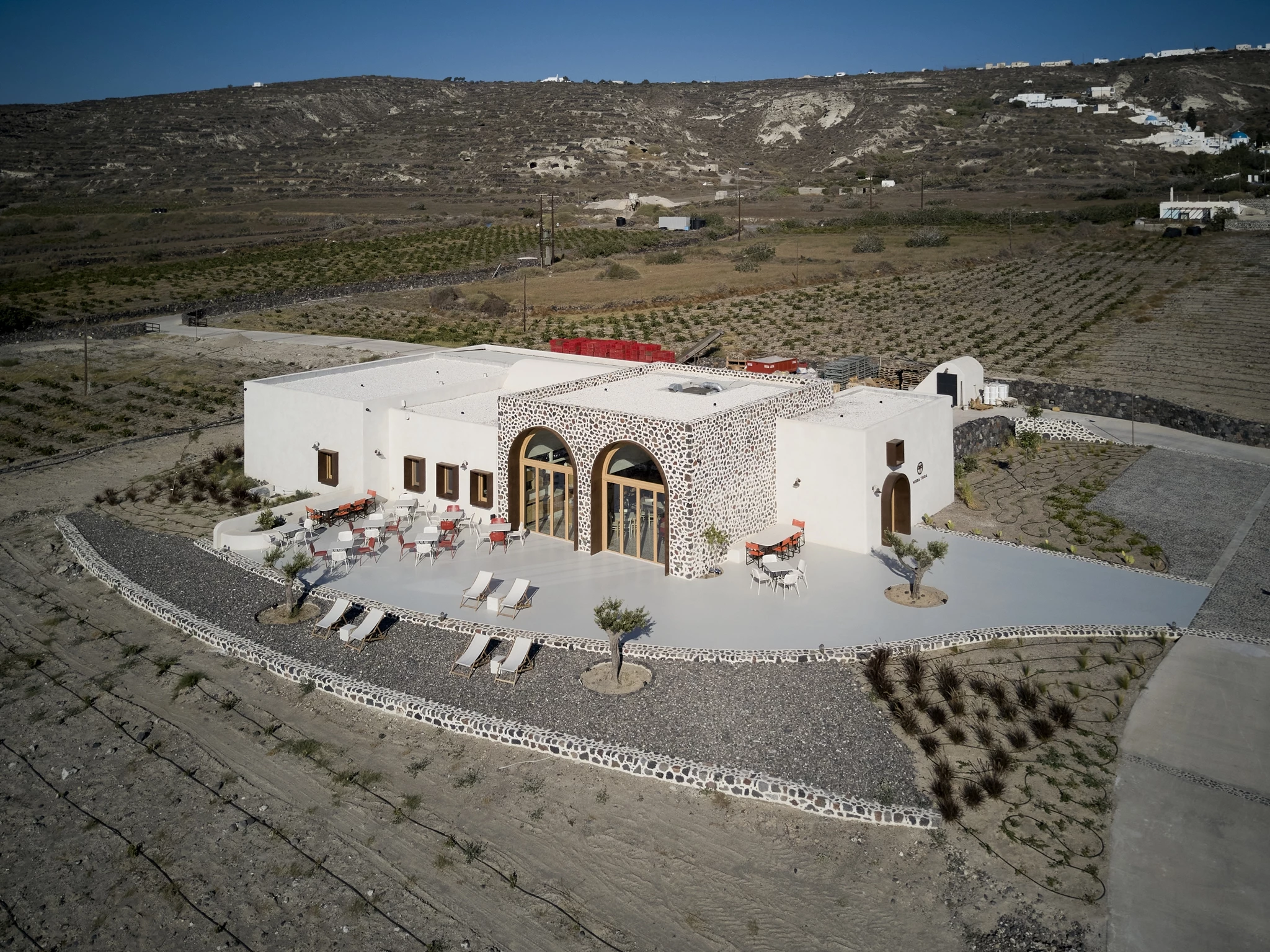 Αυτό το ανερχόμενο boutique οινοποιείο βρίσκεται σε ένα νησί που μάλλον δεν έχεις πάει