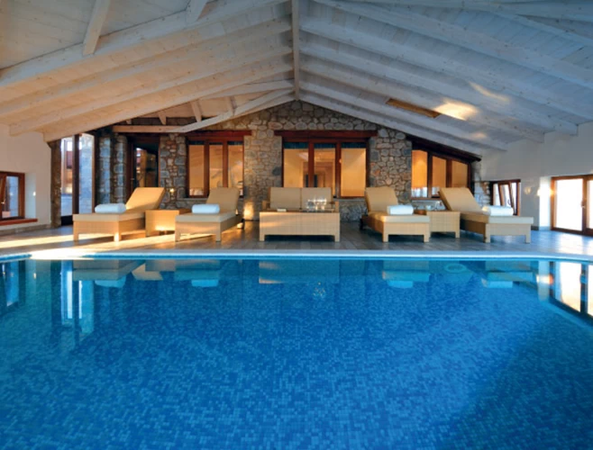 Το ατμοσφαιρικό spa του «Santa Marina Arachova Resort & Spa». 