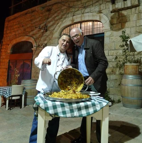 Έτοιμοι για Makluba: ο σεφ Moshe Basson του ρεστοράν βιβλικής κουζίνας 