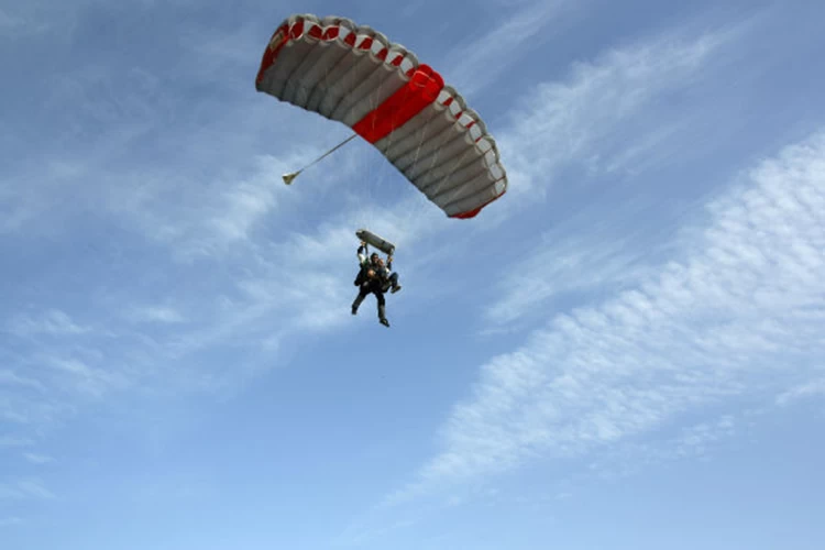 Μοναδική εμπειρία αδρεναλίνης το skydiving στο Αεραθλητικό Κέντρο Κωπαΐδας.
