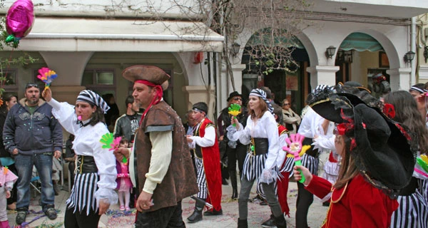 Ταξιδεύουμε με τα έθιμα των καρναβαλιών της Ελλάδας - εικόνα 10