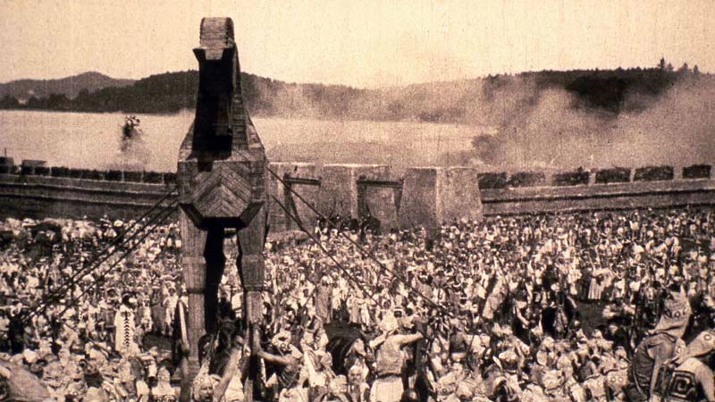 10+1 ταινίες με φόντο την Αρχαία Ελλάδα που θα σας προθερμάνουν για την επιστροφή των «300» - εικόνα 1