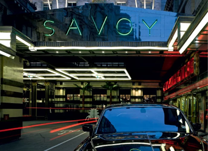 Ριζικά ανακαινισμένο επέστρεψε το «Savoy London».