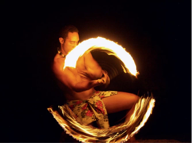 Οι Fire Dancers του Aitutaki είναι πράγματι μοναδικοί.