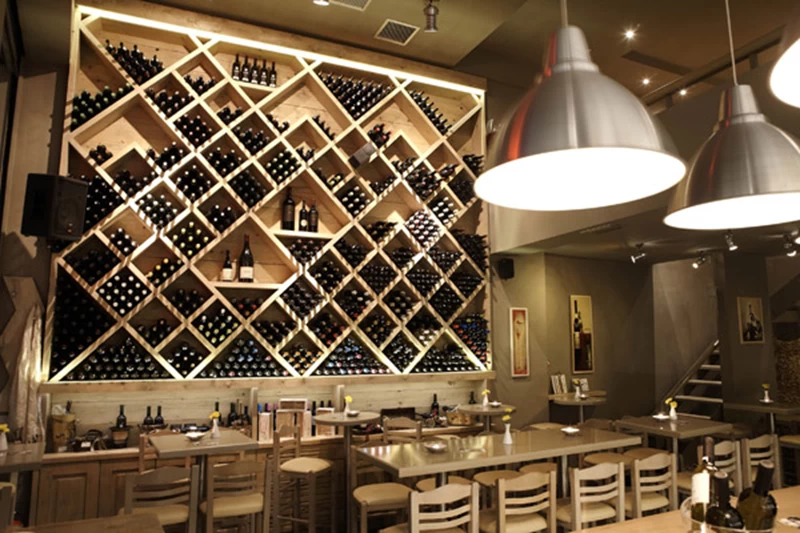 Τι το κάναμε εδώ; Wine bar; - εικόνα 1