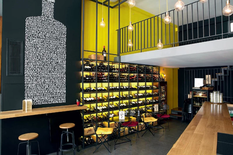 Τι το κάναμε εδώ; Wine bar; - εικόνα 3