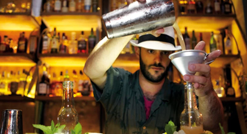 5 κορυφαίοι bartenders προτείνουν τα πιο εξωτικά κοκτέιλ της πόλης - εικόνα 3